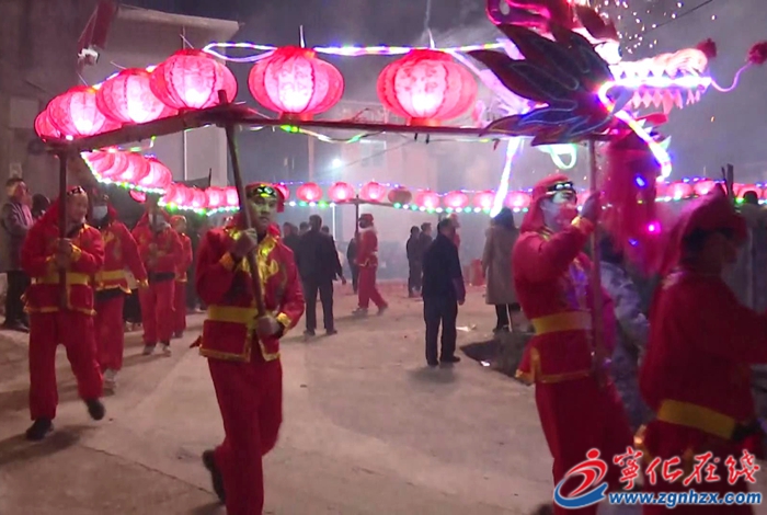 中沙樓家村：舞起板凳龍 歡喜鬧新春