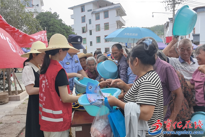 方田鄉開展“6·26”國際禁毒日集中宣傳活動